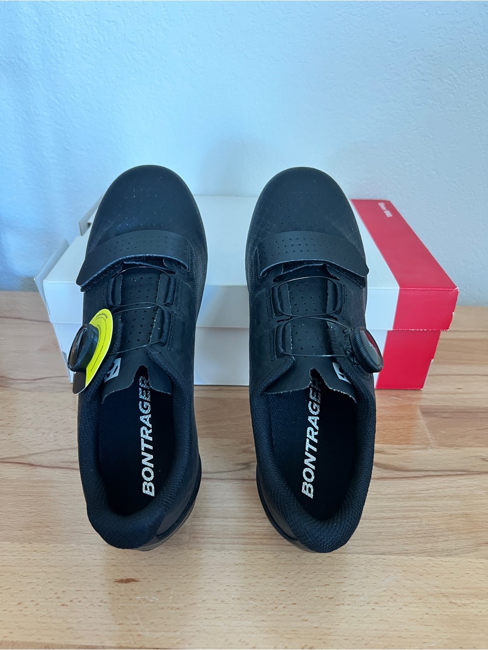 Bontrager Men's Black Road Cycling Shoes with BOA Closure - Picture 3 of 5